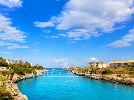 Elegant first line apartment, with sea access in Ciutadella de Menorca en Menorca, Islas Baleares Elegant first line apartment, with sea access in Ciutadella de Menorca en Menorca, Islas Baleares