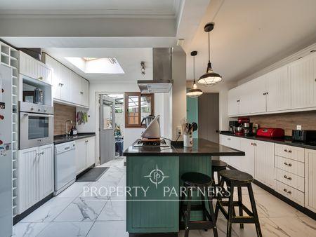 Casa ubicada cerca de colegios Everest y Santiago College en Los Trapenses, Los Trapenses, Región Metropolitana Casa ubicada cerca de colegios Everest y Santiago College en Los Trapenses, Los Trapenses, Región Metropolitana