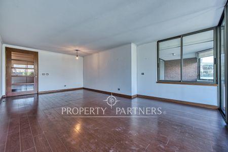 Estupendo y amplio departamento con vista despejada al Oriente en Manquehue Sur, Las Condes, Región Metropolitana Estupendo y amplio departamento con vista despejada al Oriente en Manquehue Sur, Las Condes, Región Metropolitana