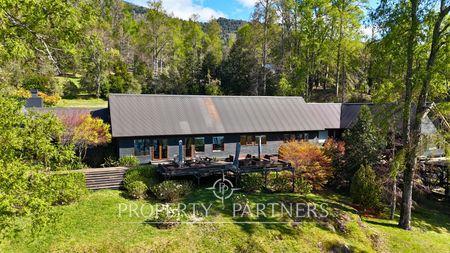 Espectacular casa con 2 ha y mas de 110 mts de orilla de Lago en Ensenada, Panguipulli, Región de Los Rios Espectacular casa con 2 ha y mas de 110 mts de orilla de Lago en Ensenada, Panguipulli, Región de Los Rios