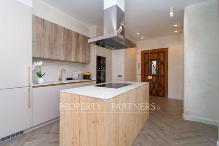 Lujoso ático reformado con terraza en Chamberí en Nuevos Ministerios-Ríos Rosas, Chamberi, Madrid, Provincia de Madrid  Lujoso ático reformado con terraza en Chamberí en Nuevos Ministerios-Ríos Rosas, Chamberi, Madrid, Provincia de Madrid