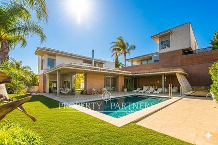 ESPECTACULAR Villa de 670m² junto al Golf Escorpión, Lujo, Espacio y Privacidad 6 habitaciones, 5 baños. en Provincia de Valencia ESPECTACULAR Villa de 670m² junto al Golf Escorpión, Lujo, Espacio y Privacidad 6 habitaciones, 5 baños. en Provincia de Valencia