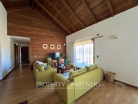 Hermosa casa en parcela ubicada a 6 km de Villarrica camino a Lican Ray  en Villarrica, Región de Araucania Hermosa casa en parcela ubicada a 6 km de Villarrica camino a Lican Ray  en Villarrica, Región de Araucania