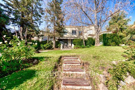 Espectacular casa en Los Domínicos, sector La Foresta en La Foresta, Las Condes, Región Metropolitana Espectacular casa en Los Domínicos, sector La Foresta en La Foresta, Las Condes, Región Metropolitana