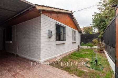 Céntrica casa, en tranquilo sector de La Florida y con gran patio. Oportunidad! en La Florida, Región Metropolitana Céntrica casa, en tranquilo sector de La Florida y con gran patio. Oportunidad! en La Florida, Región Metropolitana