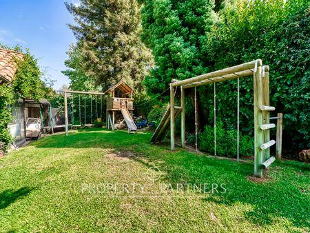 Casa ubicada cerca de colegios Everest y Santiago College en Los Trapenses, Los Trapenses, Región Metropolitana Casa ubicada cerca de colegios Everest y Santiago College en Los Trapenses, Los Trapenses, Región Metropolitana
