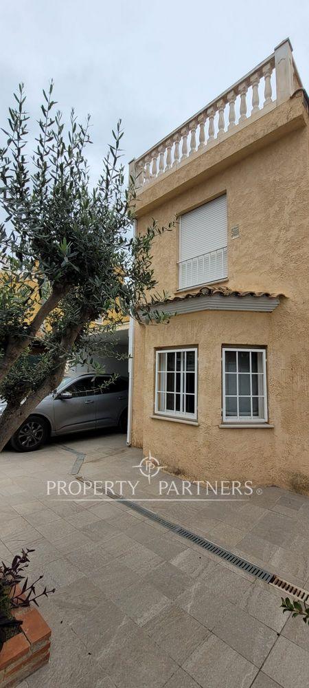 CHALET PAREADO EN LA POBLA DE VALLBONA en Provincia de Valencia CHALET PAREADO EN LA POBLA DE VALLBONA en Provincia de Valencia