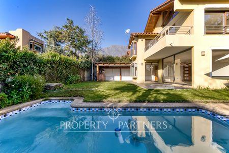 Oportunidad !!!!! luminosa e impecable casa en exclusivo condominio en Onofre Jarpa, La Reina, Región Metropolitana Oportunidad !!!!! luminosa e impecable casa en exclusivo condominio en Onofre Jarpa, La Reina, Región Metropolitana