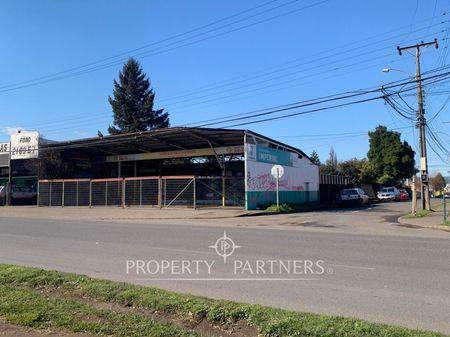 Excelente y amplia propiedad con negocio funcionando en Temuco, Región de Araucania Excelente y amplia propiedad con negocio funcionando en Temuco, Región de Araucania