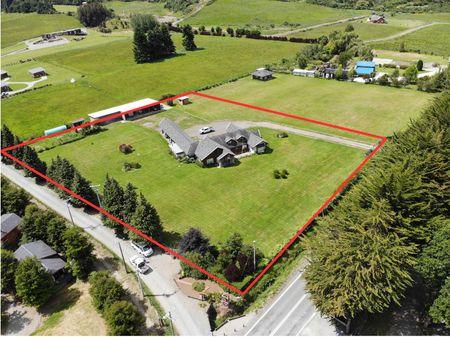 Espectacular casa de 2 pisos a minutos de la costanera de Frutillar Bajo en Frutillar, Región de Los Lagos Espectacular casa de 2 pisos a minutos de la costanera de Frutillar Bajo en Frutillar, Región de Los Lagos