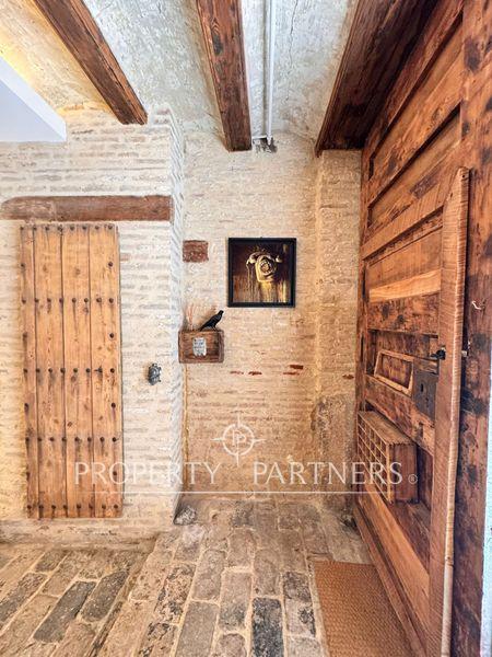 Bajo en Carrer de les Reixes, 5 en Ciutat Vella, Valencia, Provincia de Valencia Bajo en Carrer de les Reixes, 5 en Ciutat Vella, Valencia, Provincia de Valencia