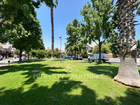 Espectacular y acogedora casa en exclusivo condominio Puertas de Huechuraba en Pedro Fontova Norte, Huechuraba, Región Metropolitana Espectacular y acogedora casa en exclusivo condominio Puertas de Huechuraba en Pedro Fontova Norte, Huechuraba, Región Metropolitana