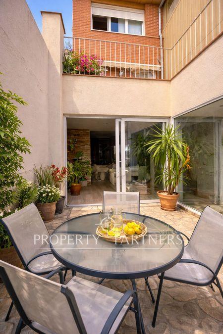 Casa adosada reformada con terrazas y parking en Sant Andreu de Palomar en Sant Andreu, Sant Andreu, Barcelona, Provincia de Barcelona Casa adosada reformada con terrazas y parking en Sant Andreu de Palomar en Sant Andreu, Sant Andreu, Barcelona, Provincia de Barcelona