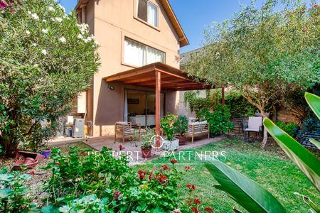 Venta excelente casa en Condominio al lado metro y colegio en Peñalolén en San Luis de Macul, Peñalolen, Región Metropolitana Venta excelente casa en Condominio al lado metro y colegio en Peñalolén en San Luis de Macul, Peñalolen, Región Metropolitana